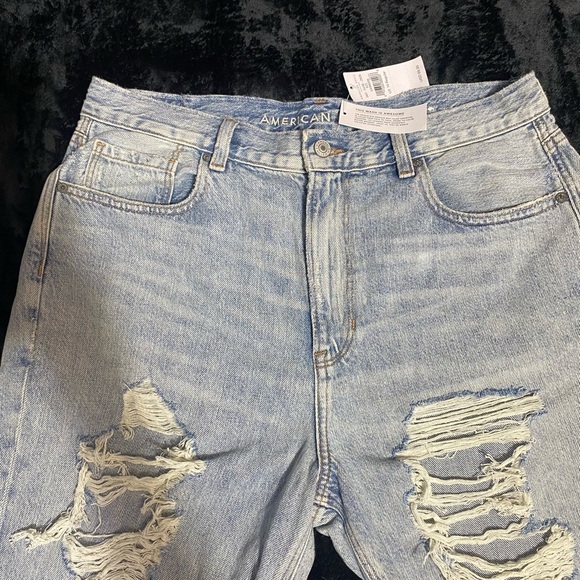 American Eagle Outfitters Blue Mom Jeans Light Wash - Picture 8 of 16
